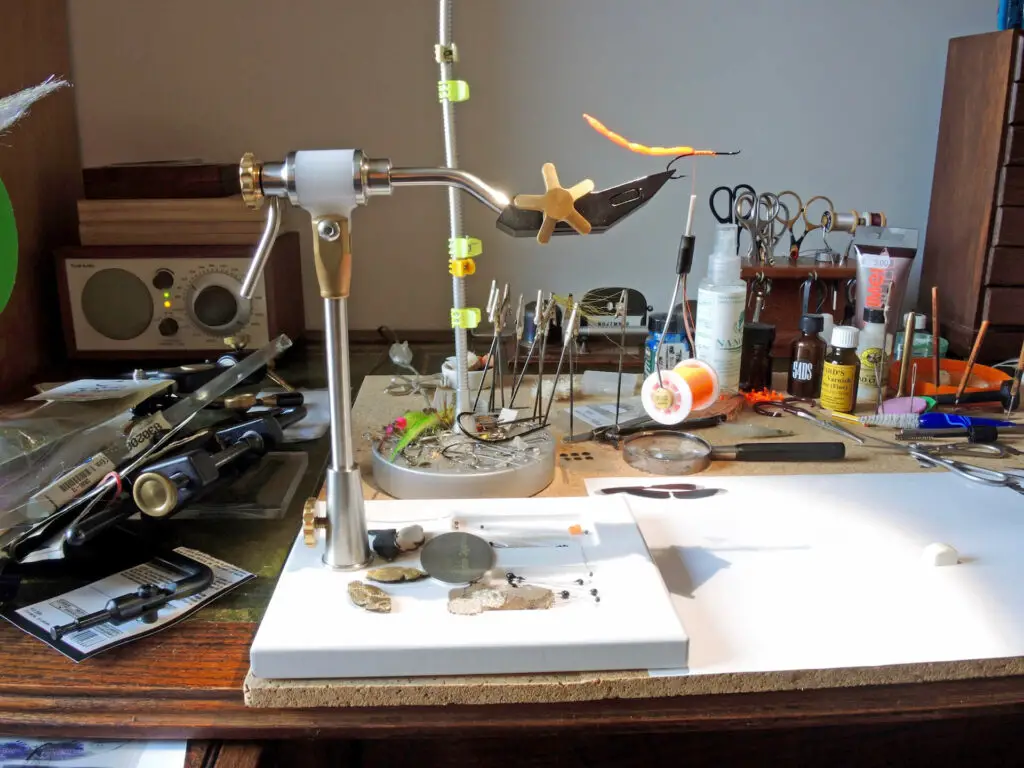 San Fly Tying Vise with Fly