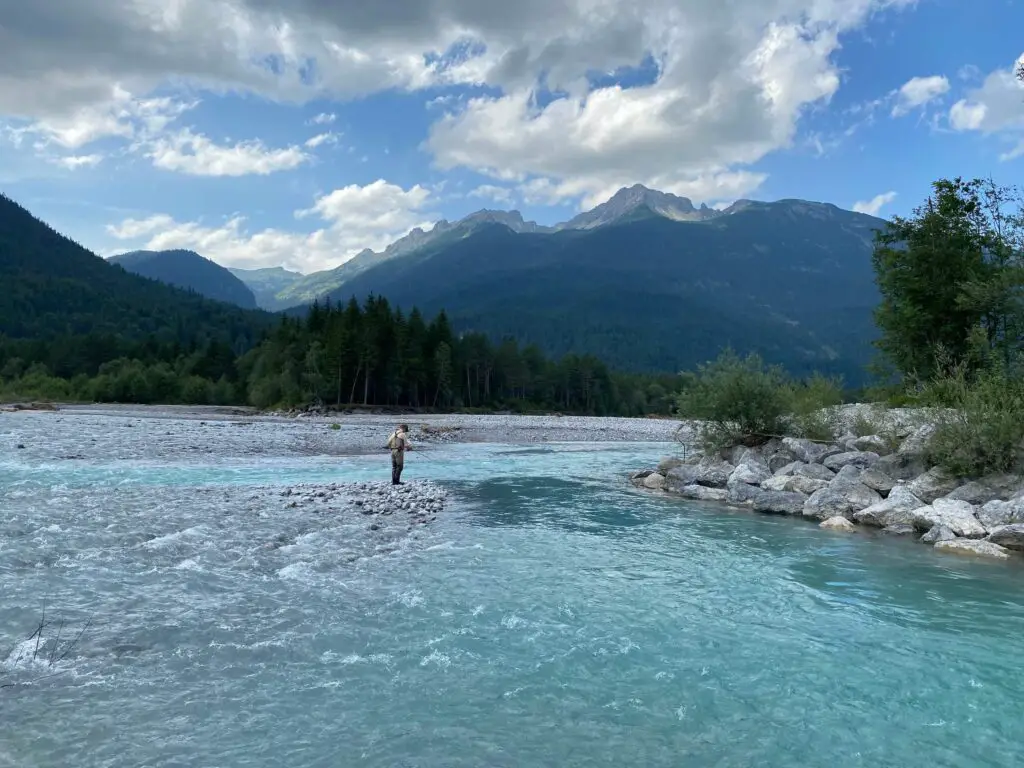 Fliegenfischer auf dem Wasser