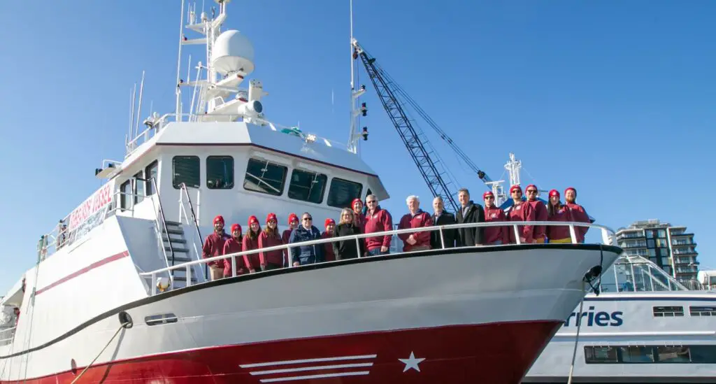 The 2020 Gulf of Alaska Expedition Scientific Team along with IYS Director Mark Saunders and dignitaries from the Province of BC and the Department of Fisheries and Oceans. Photo credit: Ron Sombillon from the Pacific Salmon Foundation