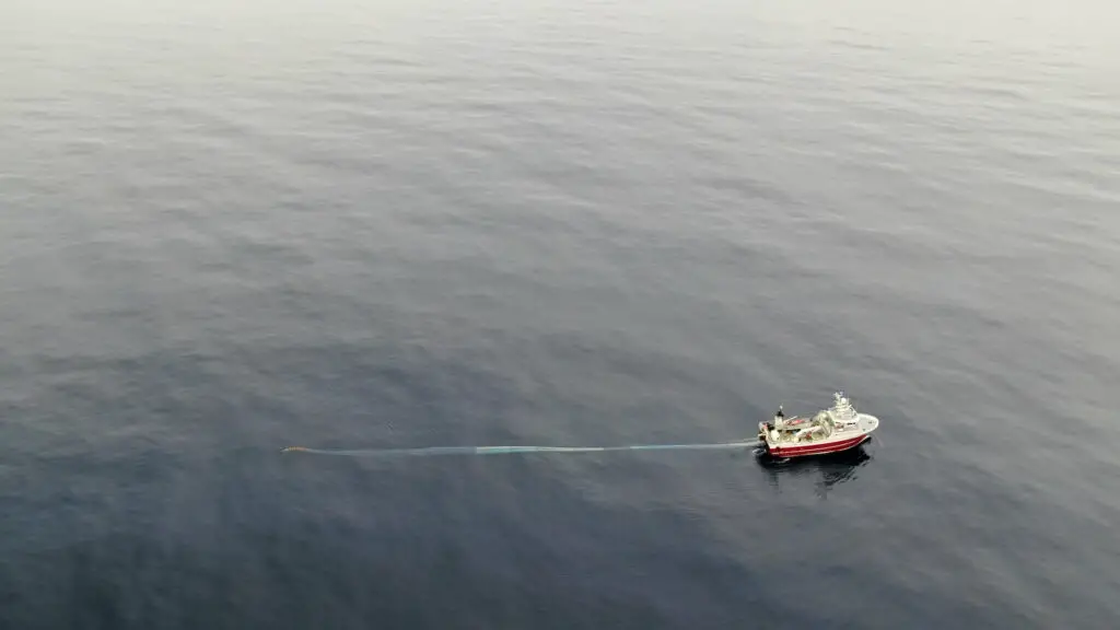 Pacific Legacy No.1 deploying her trawl net. Photo credit: Tristan Blaine (Central Coast Indigenous Resource Alliance, BC, Canada)