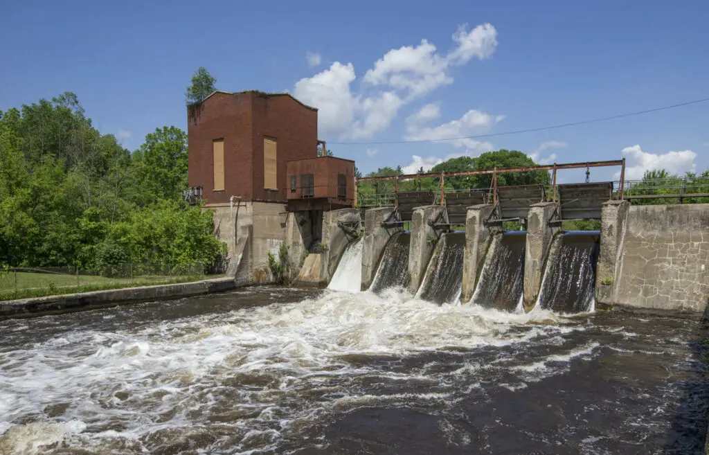 Pucker Street Dam