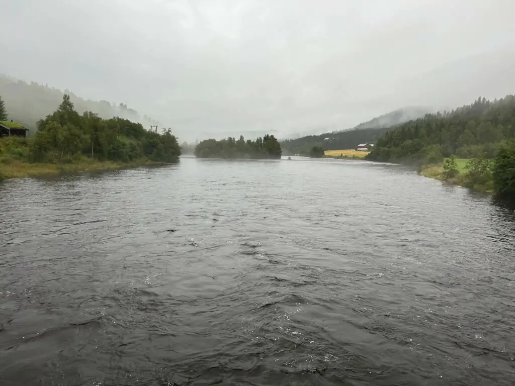 Rainy evening at Grindal Salmon Lodge