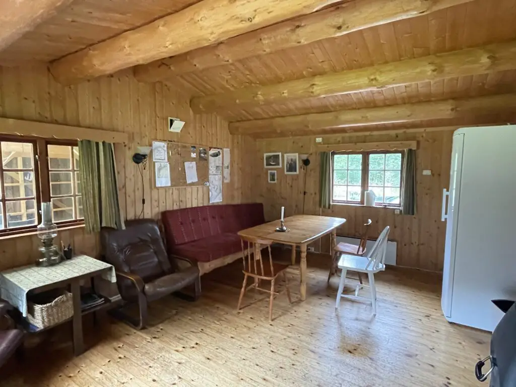 The cabin at Eira river is simple but offers everything you need for salmon fishing. 
